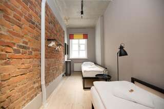Хостелы Hostel Urban Минск Двухместный номер с 2 отдельными кроватями и общей ванной комнатой-2