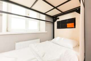 Хостелы Hostel Urban Минск Кровать в общем 6-местном номере для мужчин и женщин-7