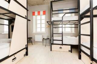 Хостелы Hostel Urban Минск Кровать в общем 6-местном номере для мужчин и женщин-1